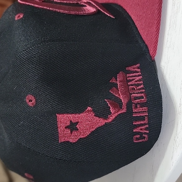 Original Cali Burgundy & Black Snapback Embroidered Cap Unisex Hat - Picture 4 of 9
